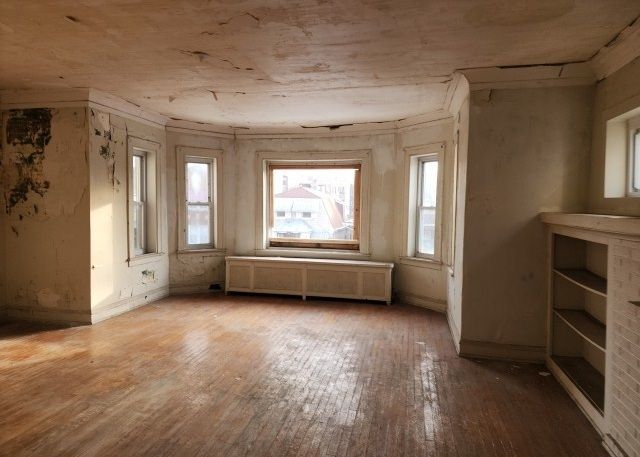 8020 S Hermitage Avenue, Chicago, IL 60620