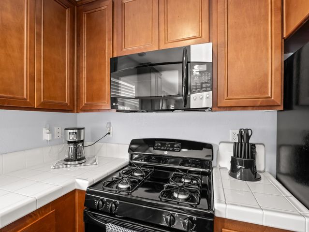 5215 E Hoxie Avenue, Fresno, CA 93725