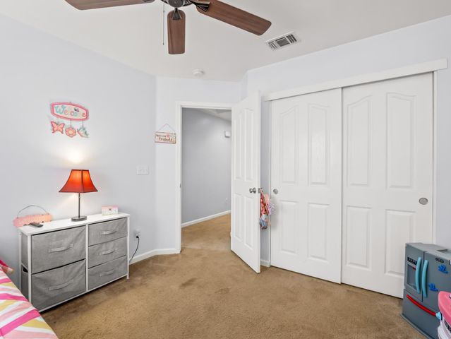 5215 E Hoxie Avenue, Fresno, CA 93725