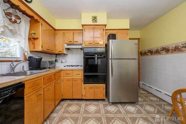 713 1st Street, Dunellen, NJ 08812