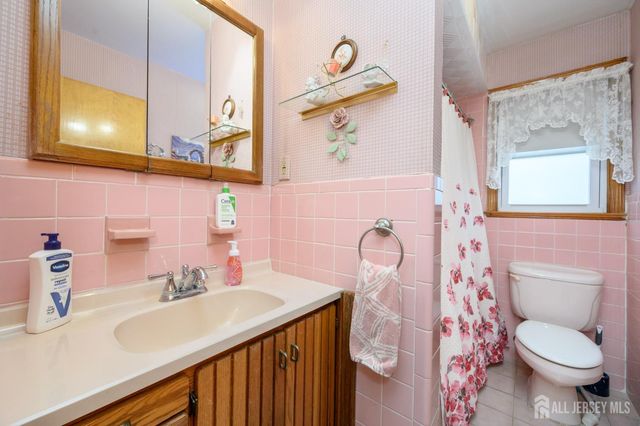 713 1st Street, Dunellen, NJ 08812