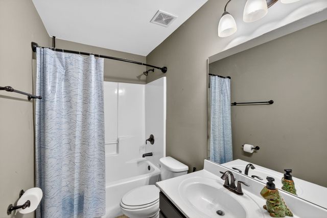 1042 Brixworth Dr, Thompsons Station, TN 37179