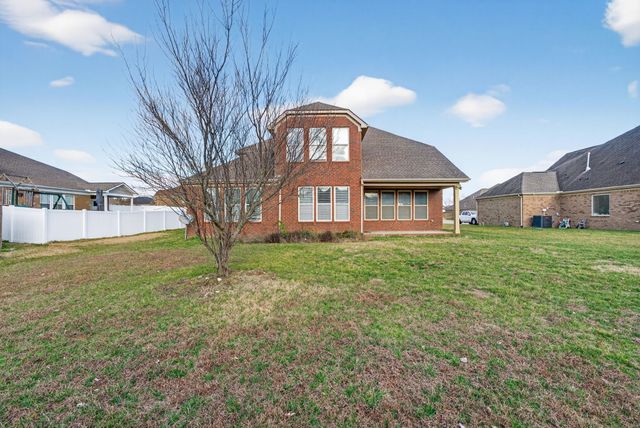 1042 Brixworth Dr, Thompsons Station, TN 37179