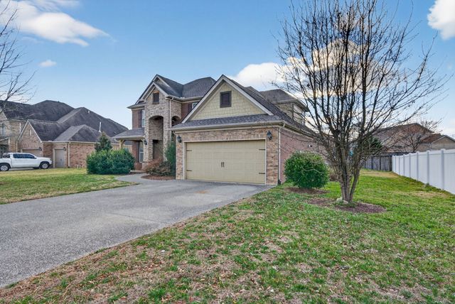 1042 Brixworth Dr, Thompsons Station, TN 37179