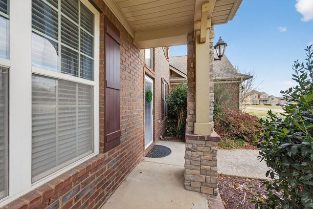 1042 Brixworth Dr, Thompsons Station, TN 37179