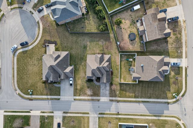 1042 Brixworth Dr, Thompsons Station, TN 37179