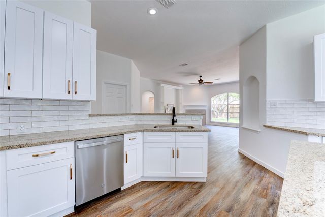 2402 Misty Falls Court, Richmond, TX 77406