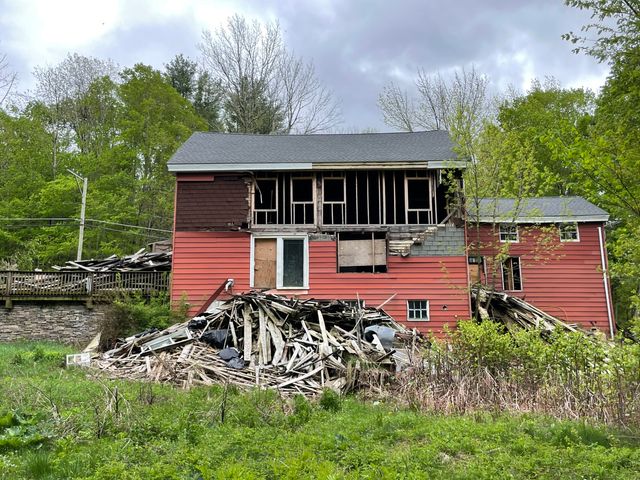 24 New City Road, Stafford, CT 06076