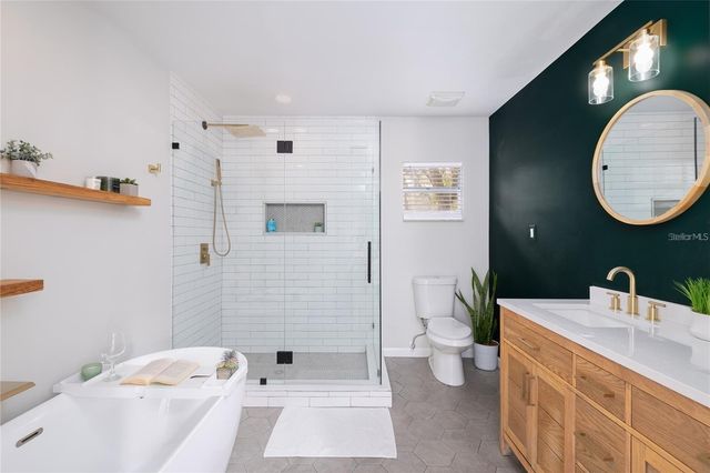 1221 E IDA STREET, Tampa, FL 33603