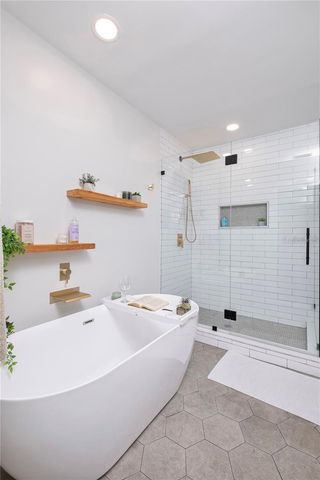 1221 E IDA STREET, Tampa, FL 33603