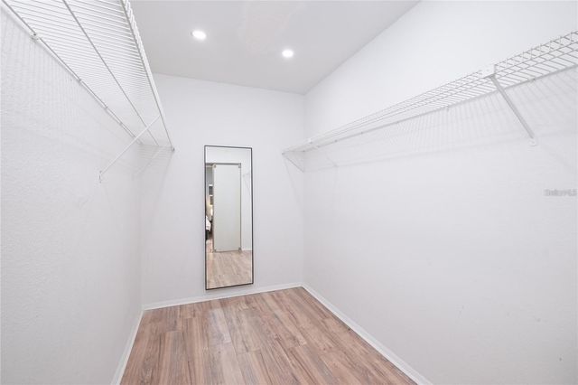 1221 E IDA STREET, Tampa, FL 33603