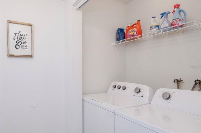 1221 E IDA STREET, Tampa, FL 33603