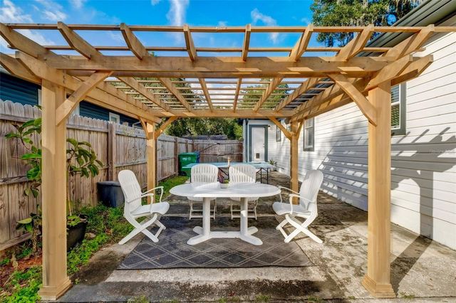 1221 E IDA STREET, Tampa, FL 33603