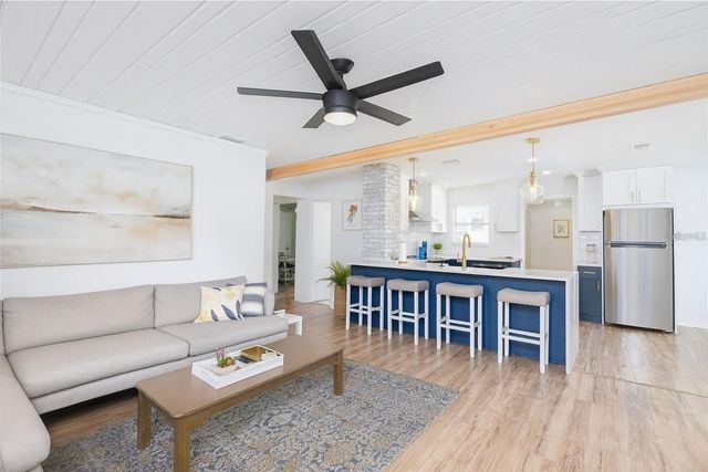 1221 E IDA STREET, Tampa, FL 33603