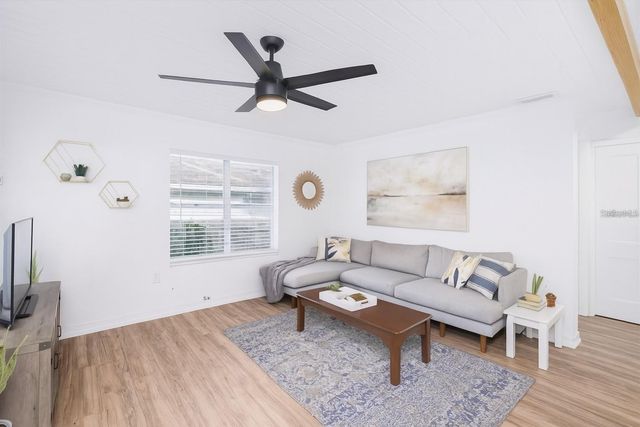 1221 E IDA STREET, Tampa, FL 33603