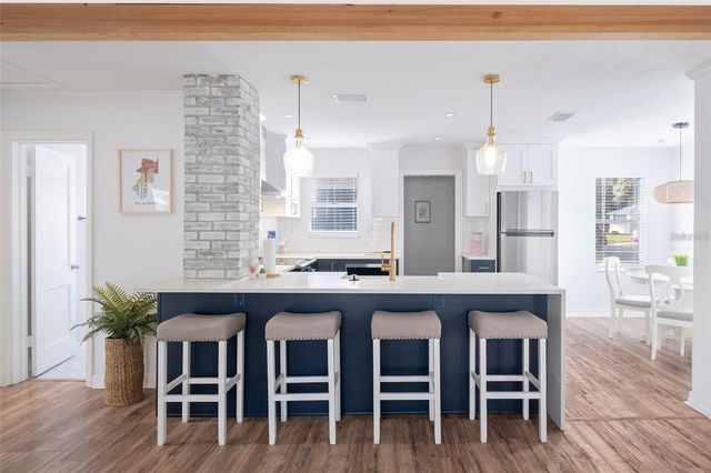 1221 E IDA STREET, Tampa, FL 33603