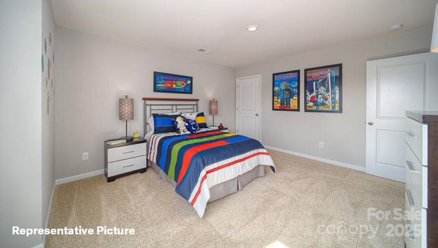 1382 6th Street NE, Hickory, NC 28601