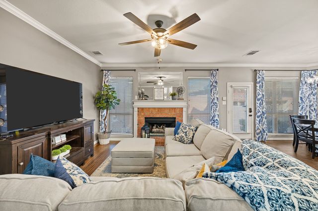 1093 Woodbriar Drive, Grapevine, TX 76051