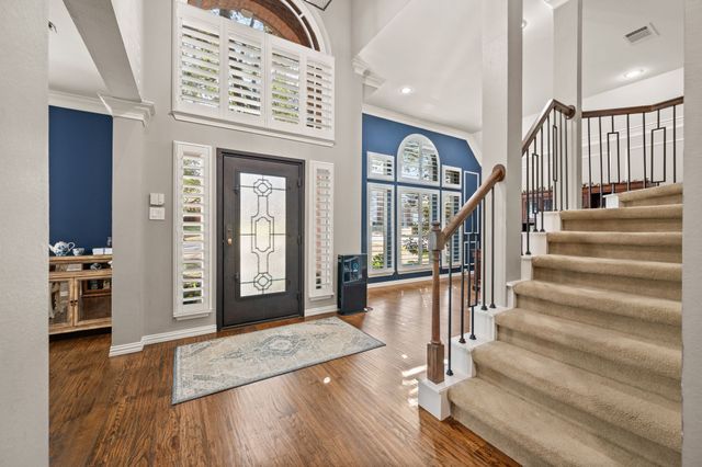 1093 Woodbriar Drive, Grapevine, TX 76051