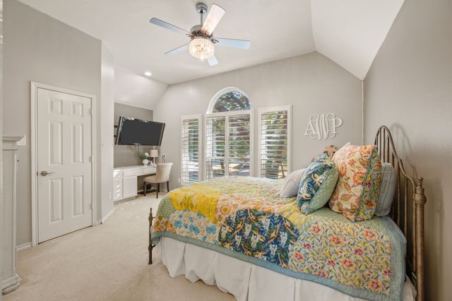 1093 Woodbriar Drive, Grapevine, TX 76051