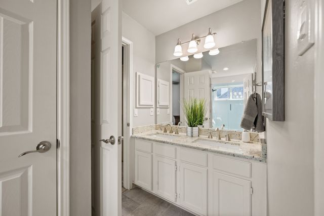 1093 Woodbriar Drive, Grapevine, TX 76051