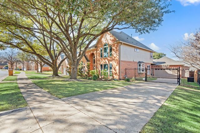 1093 Woodbriar Drive, Grapevine, TX 76051