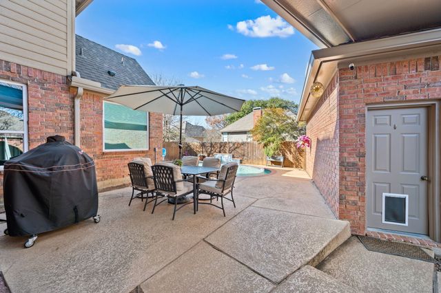 1093 Woodbriar Drive, Grapevine, TX 76051