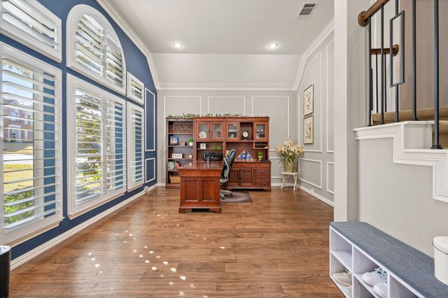 1093 Woodbriar Drive, Grapevine, TX 76051