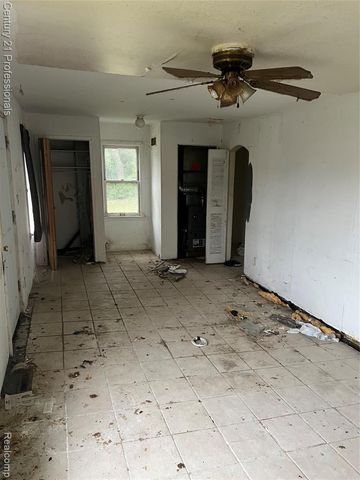 8070 Westpoint Street, Taylor, MI 48180