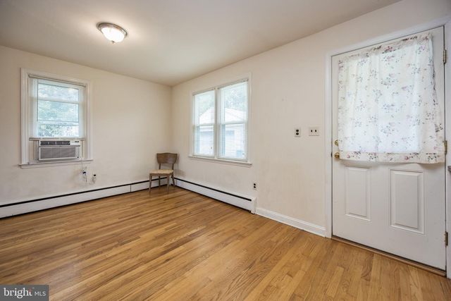 825 ELKTON RD, Newark, DE 19711