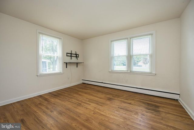 825 ELKTON RD, Newark, DE 19711