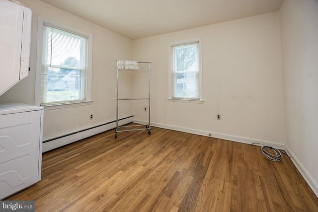825 ELKTON RD, Newark, DE 19711