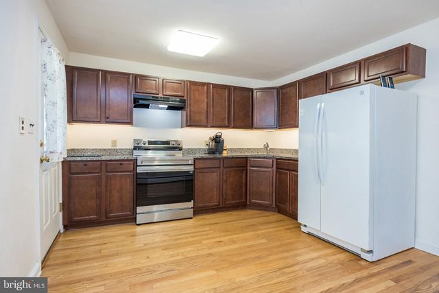 825 ELKTON RD, Newark, DE 19711