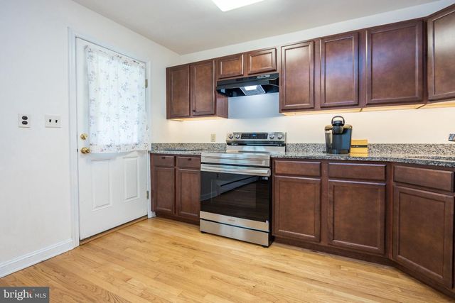 825 ELKTON RD, Newark, DE 19711