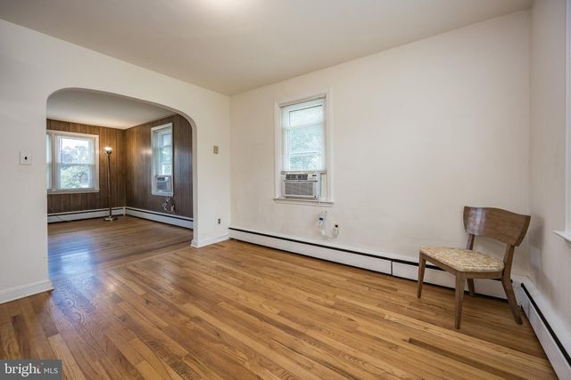 825 ELKTON RD, Newark, DE 19711