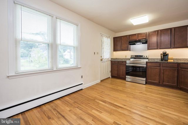 825 ELKTON RD, Newark, DE 19711