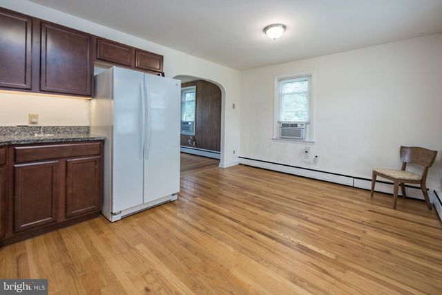 825 ELKTON RD, Newark, DE 19711