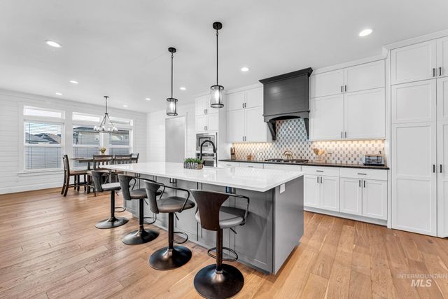 2960 Evening Sun Dr, Twin Falls, ID 83301