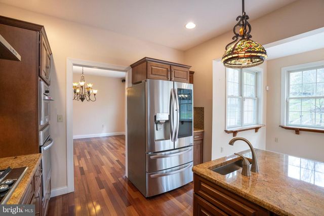 120 MEADOWVIEW DR, State College, PA 16801