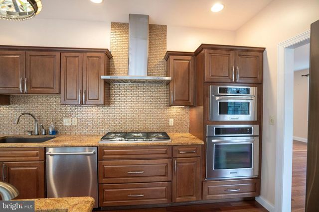 120 MEADOWVIEW DR, State College, PA 16801