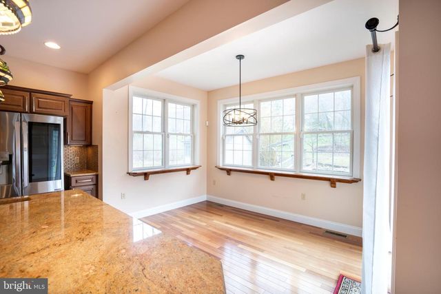 120 MEADOWVIEW DR, State College, PA 16801