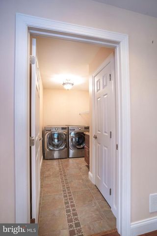 120 MEADOWVIEW DR, State College, PA 16801