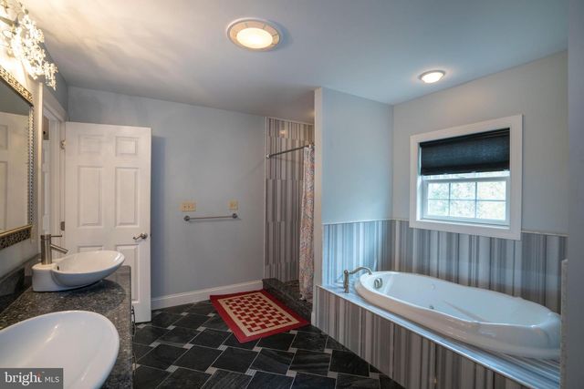 120 MEADOWVIEW DR, State College, PA 16801