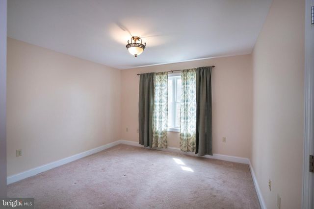 120 MEADOWVIEW DR, State College, PA 16801