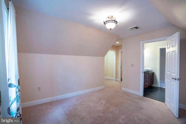 120 MEADOWVIEW DR, State College, PA 16801