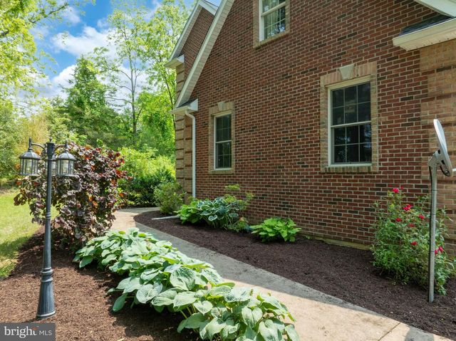 120 MEADOWVIEW DR, State College, PA 16801