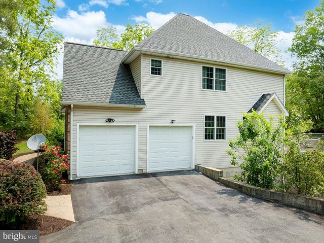 120 MEADOWVIEW DR, State College, PA 16801