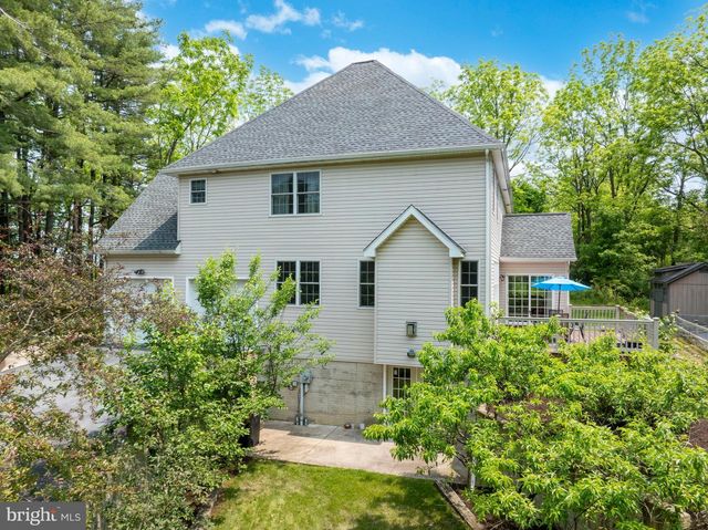 120 MEADOWVIEW DR, State College, PA 16801