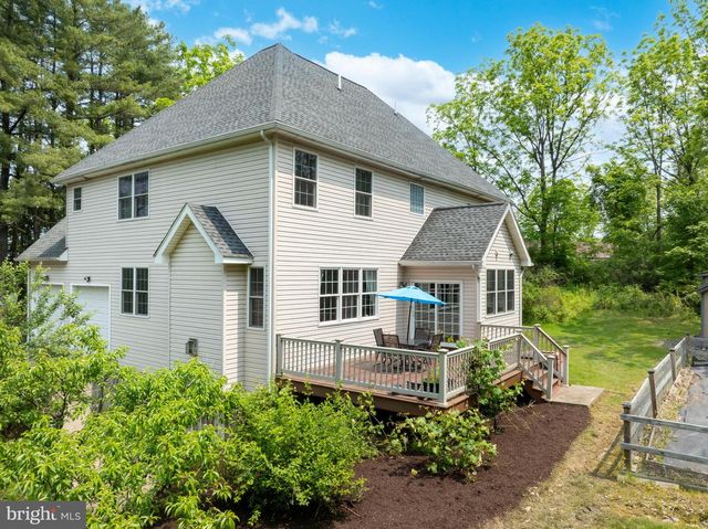 120 MEADOWVIEW DR, State College, PA 16801