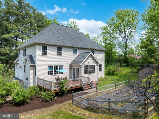 120 MEADOWVIEW DR, State College, PA 16801